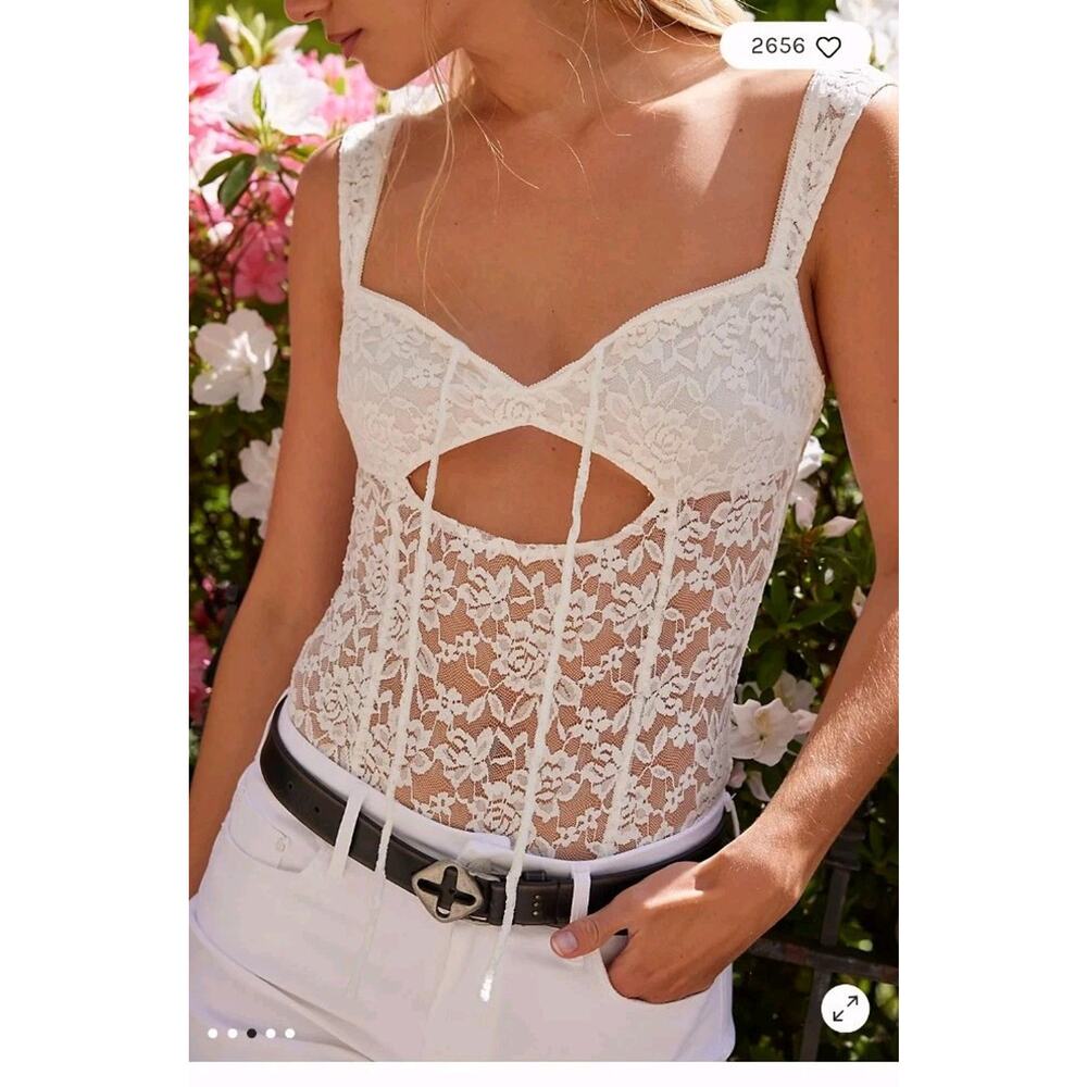 NWT- Free People Strike a Pose Lace Bodysuit ~ Size L ~ White
